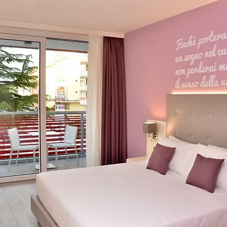 Отель Amburgo 3*
